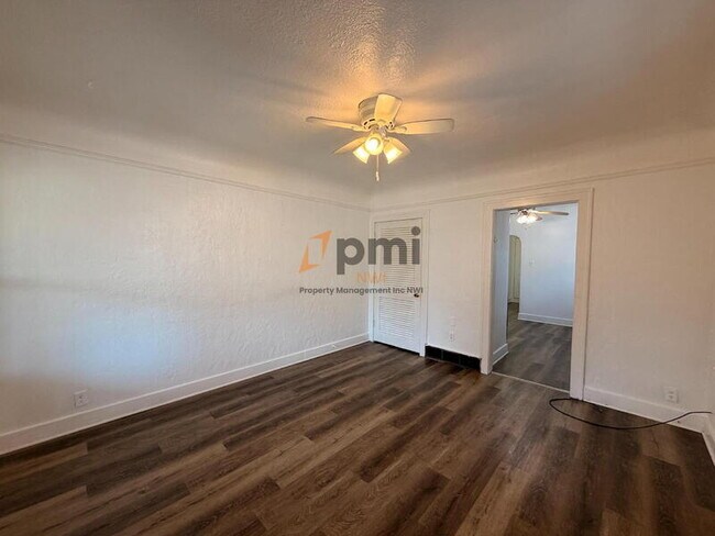 Building Photo - 7532 Monroe Ave