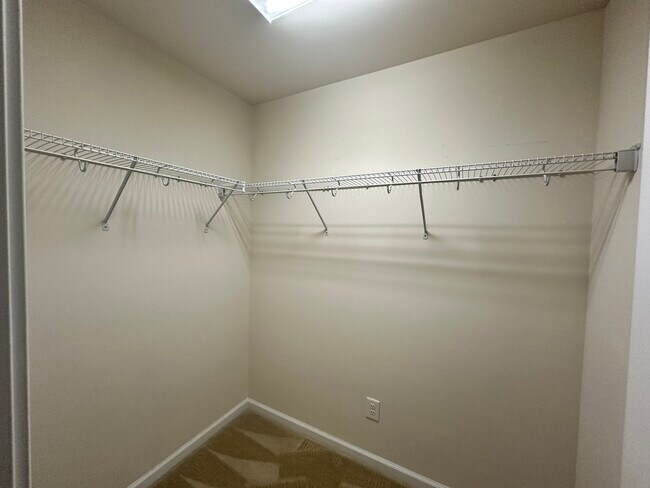 Building Photo - 1460 Salem Creek Dr