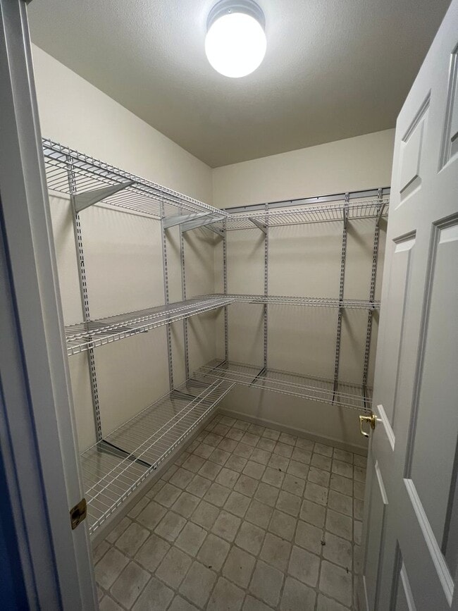 Building Photo - 3 Bedroom DuPont Home with Loft