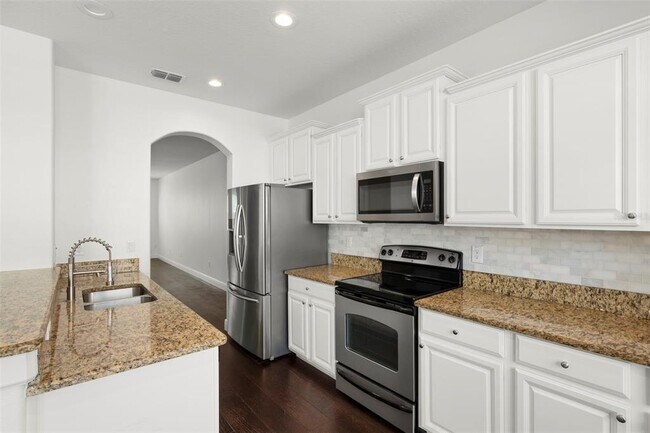 Building Photo - 10144 Arbor Run Dr
