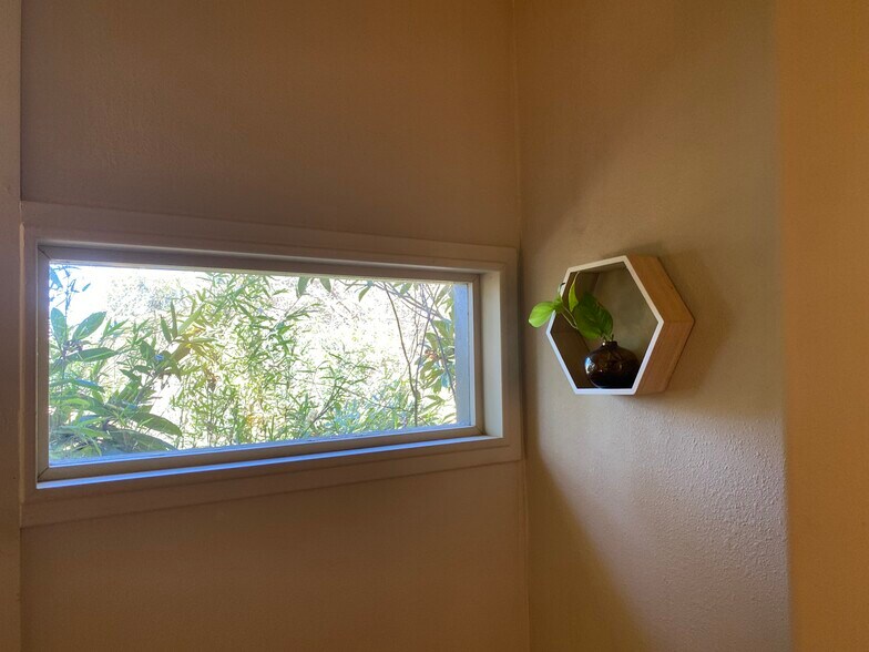 Building Photo - 216 Emporia Blvd