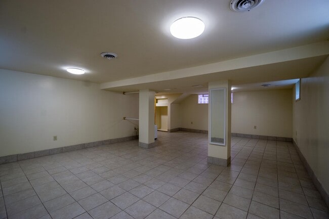 Building Photo - 1335 Madison St