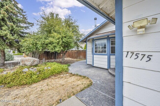 Building Photo - 17575 Parrot Dr