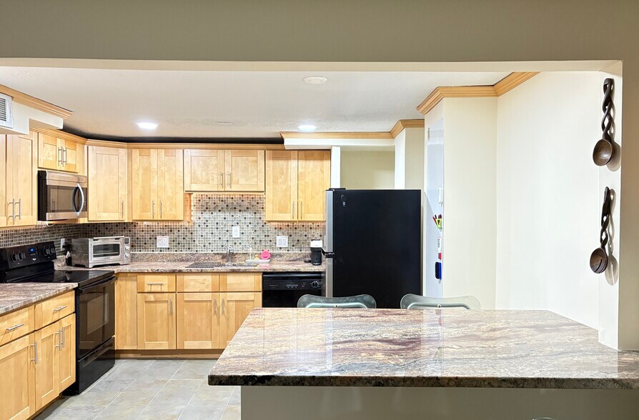 Building Photo - 1229 Girard St NW