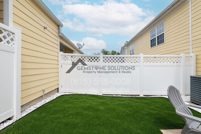 Building Photo - 7111 Lenox Village Dr