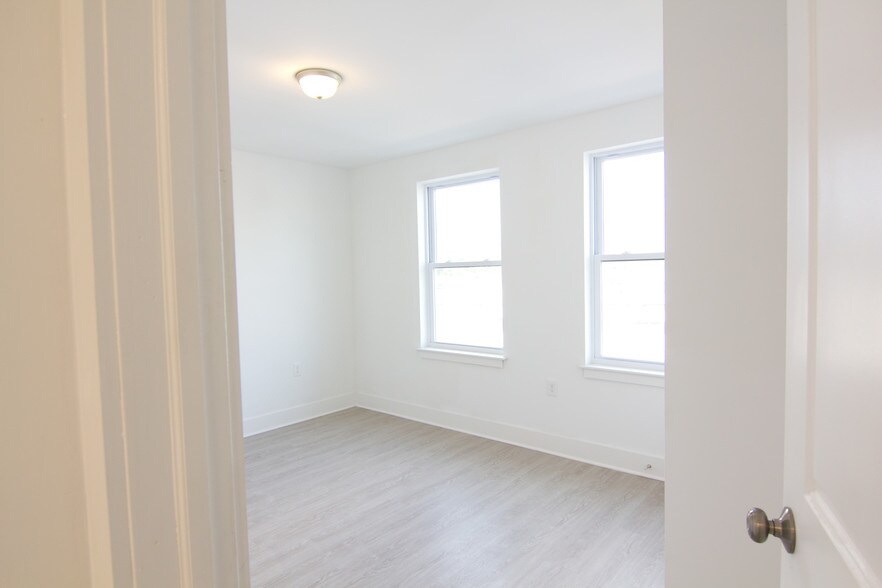 Building Photo - 6104 Market St