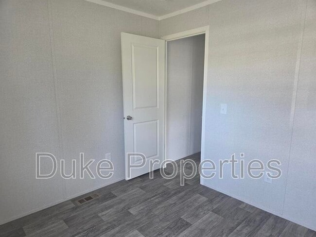 Building Photo - 635 Kilkenny Dr