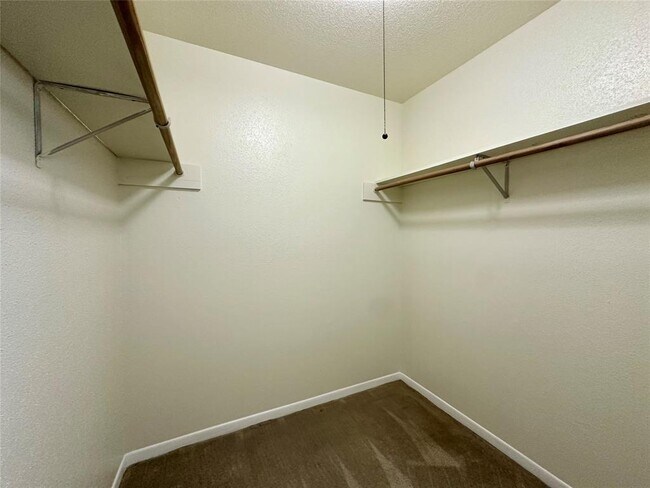 Building Photo - 9004 Vogue Ln