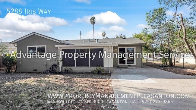 Building Photo - Single Story, 4 bed, 2 bath,  1196 sq ft home