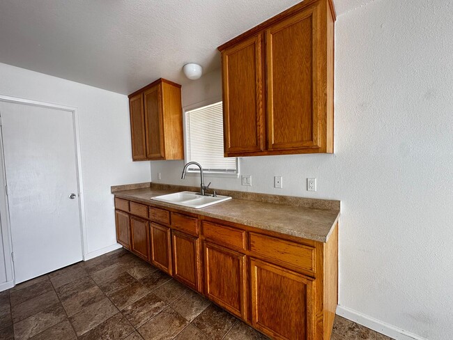 Building Photo - 71960 Sunnyslope Dr