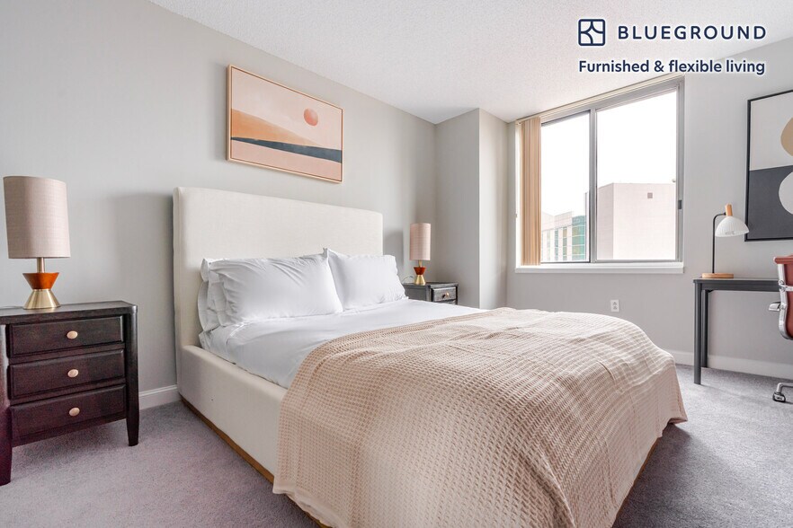 Building Photo - 4835 Cordell Ave