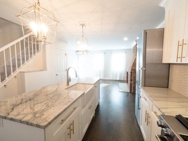 Building Photo - 210 Third St