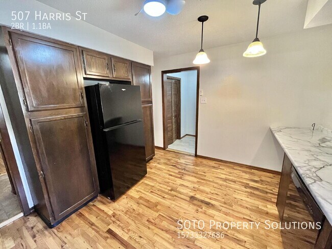 Building Photo - 507 Harris St