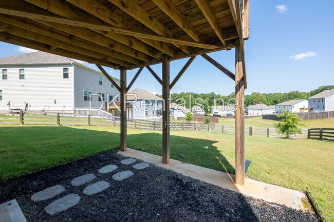 Building Photo - 7095 Evening Dew Dr