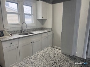 Building Photo - 27 Melba St