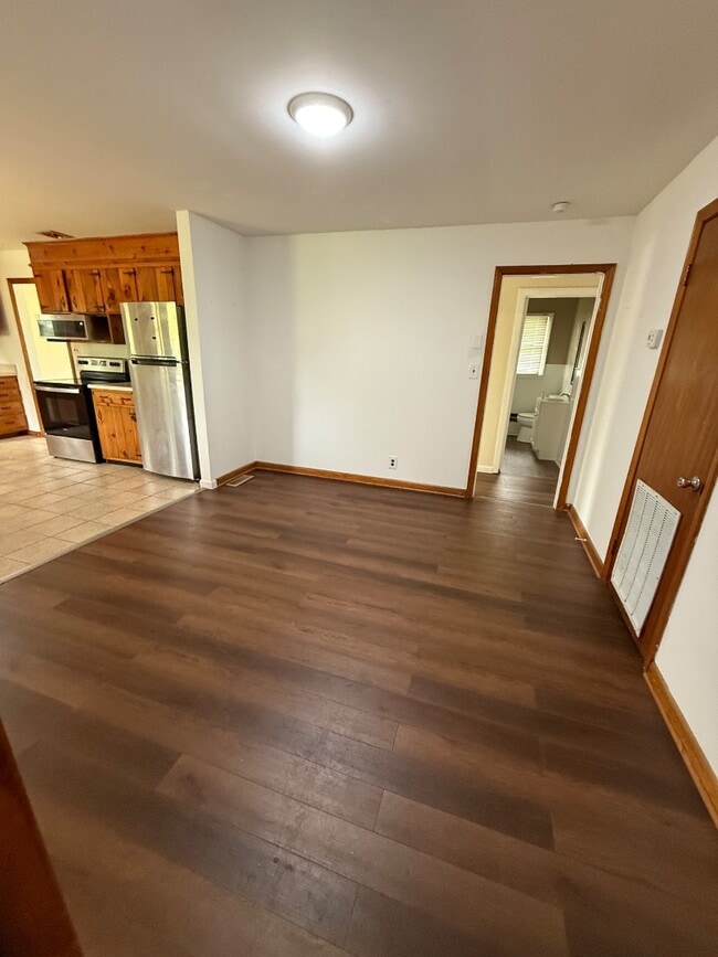 Building Photo - 275 Bellmeade Dr