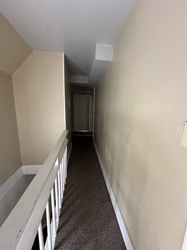 Building Photo - 4 Bed 1 Bath near UWEC, Water Street, and Sonnentag!