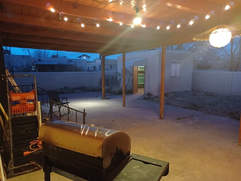 Building Photo - 3009 Delano Pl NE