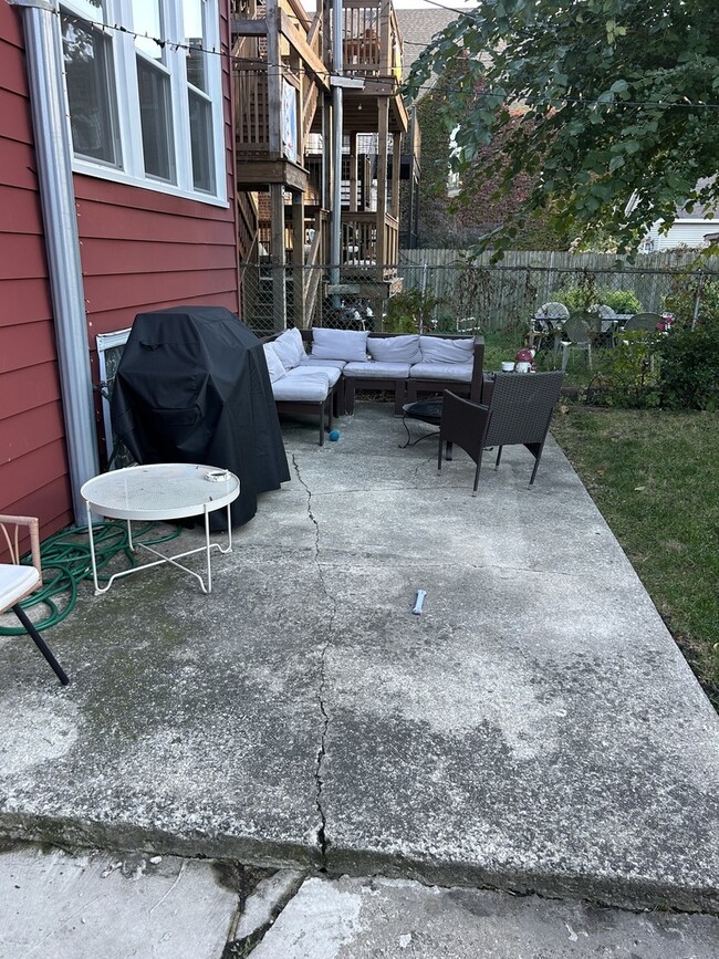 Building Photo - 2520 N Talman Ave