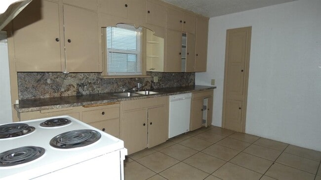 Building Photo - 1506 NW Arlington Ave