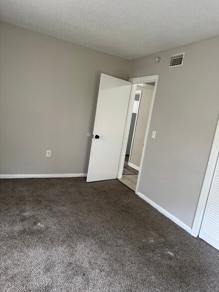 Building Photo - 109 Aventura Ct