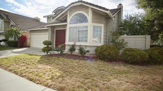 Building Photo - 1323 Chessington Dr