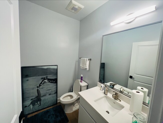 Building Photo - 1019 Spring Rd NW