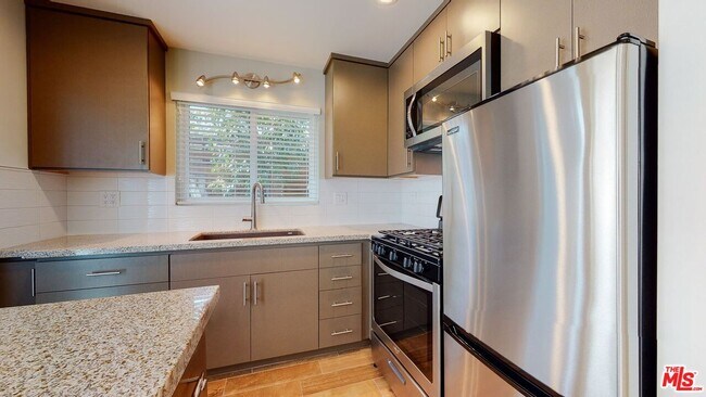 Primary Photo - 10333 Santa Monica Blvd