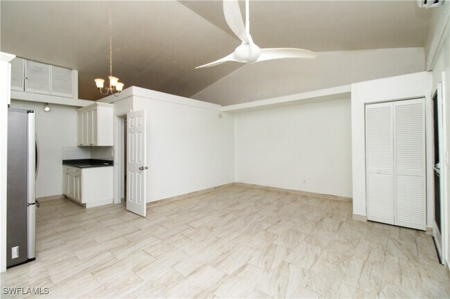 Building Photo - 826 Wiggins Pass Rd