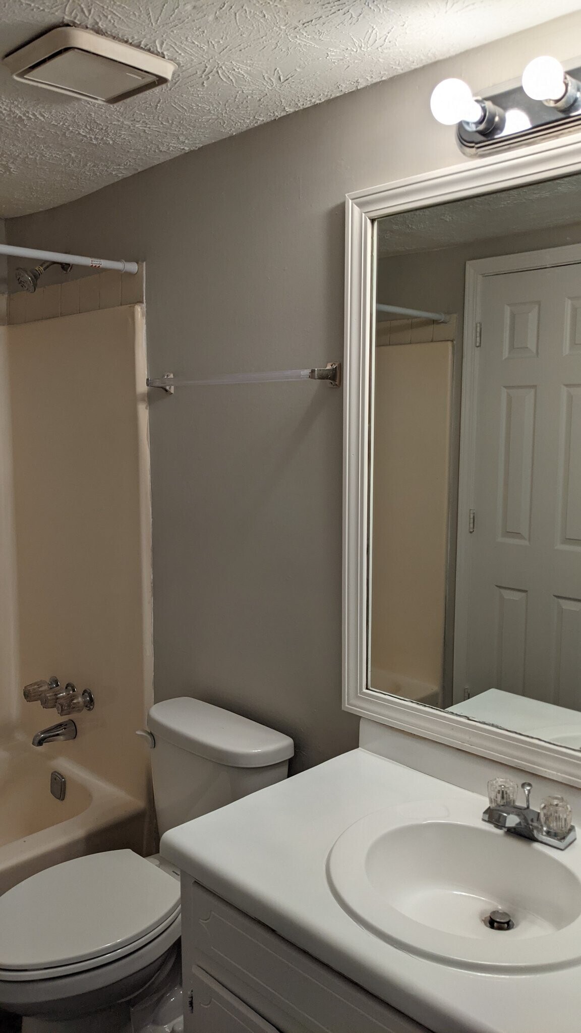 Building Photo - 5507 Estates Ct