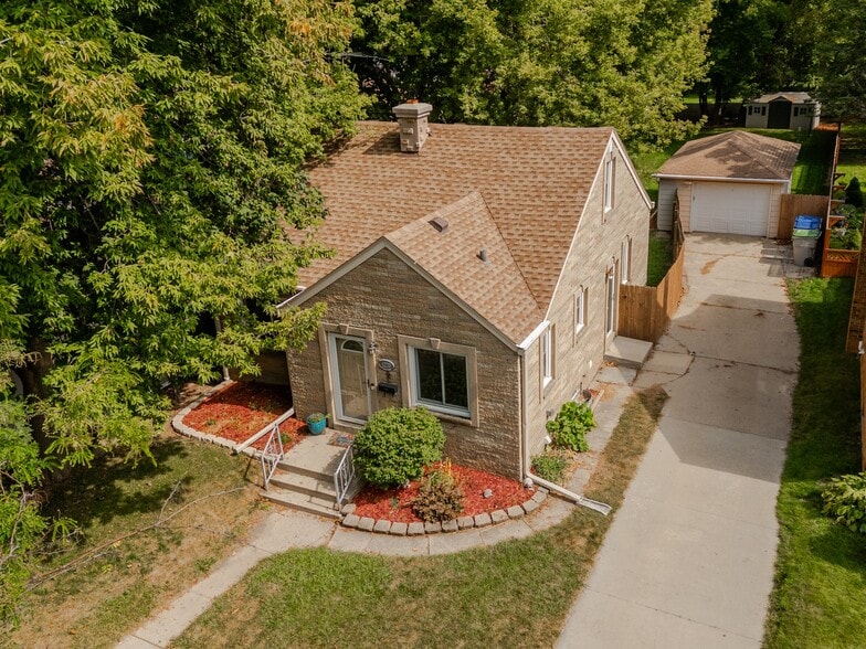 Building Photo - 4220 S Adams Ave