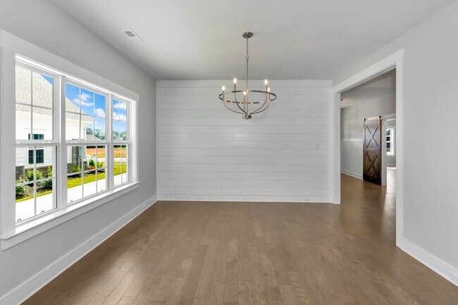 Building Photo - Luxury Craftsman Home in Monrovia Springs