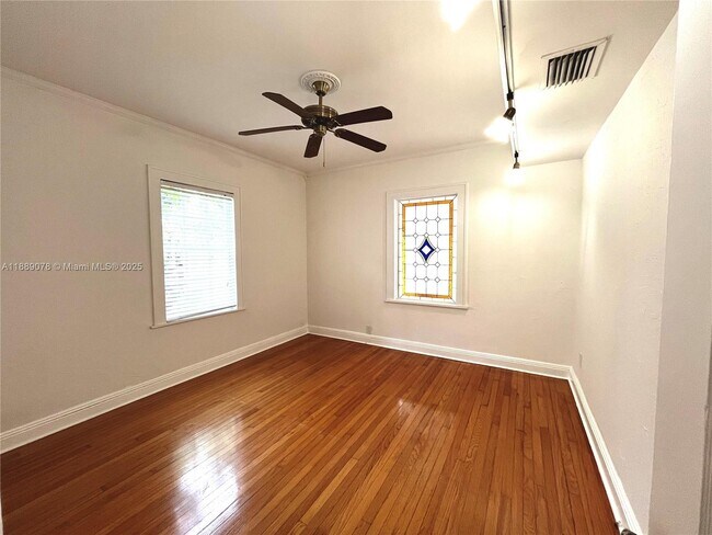 Building Photo - 713 Tibidabo Ave