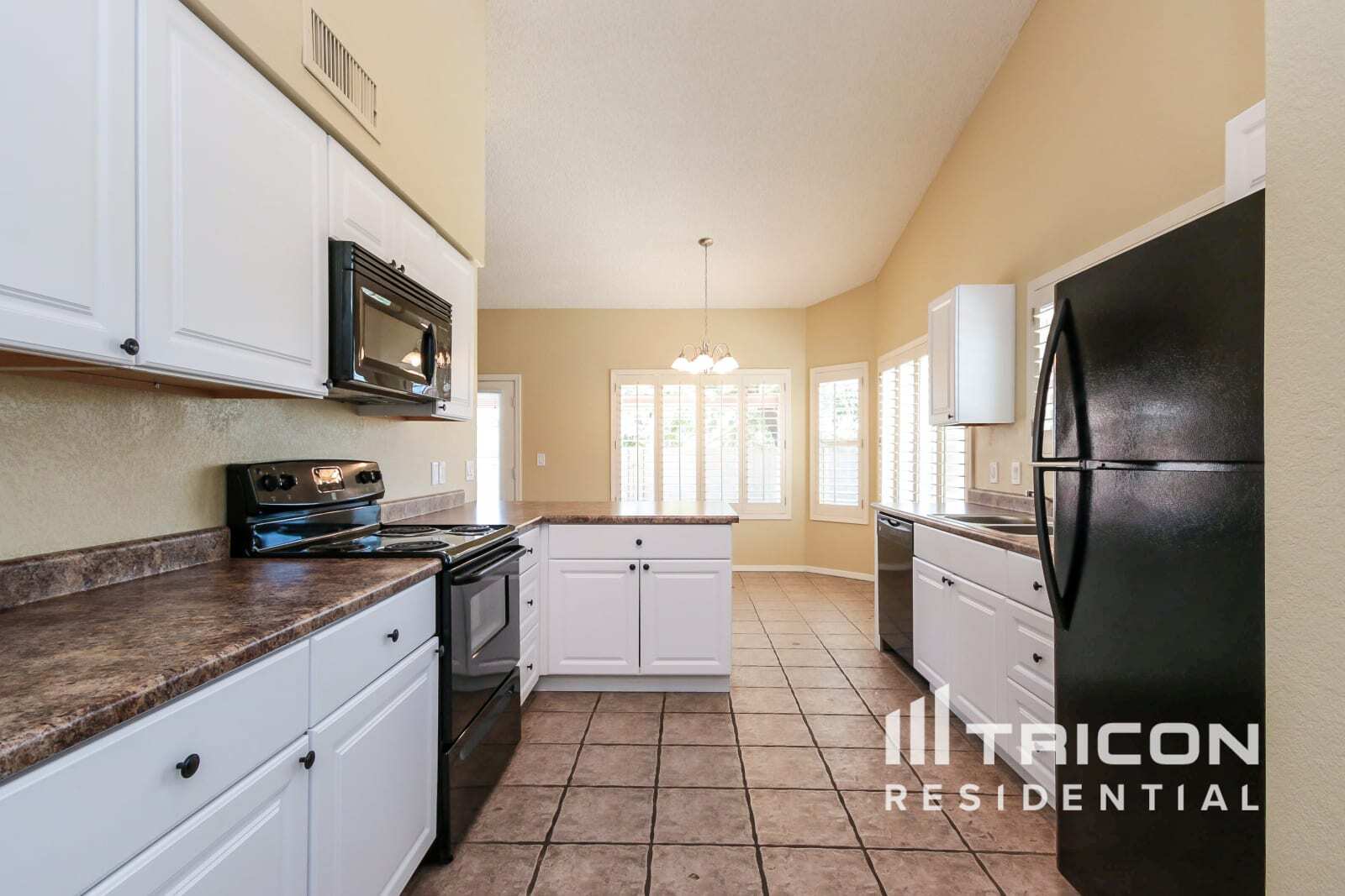 Building Photo - 1519 E Sequoia Dr