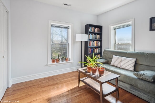 Building Photo - 6301 N Richmond St