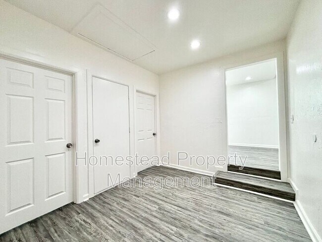 Building Photo - 329 SE 46th St