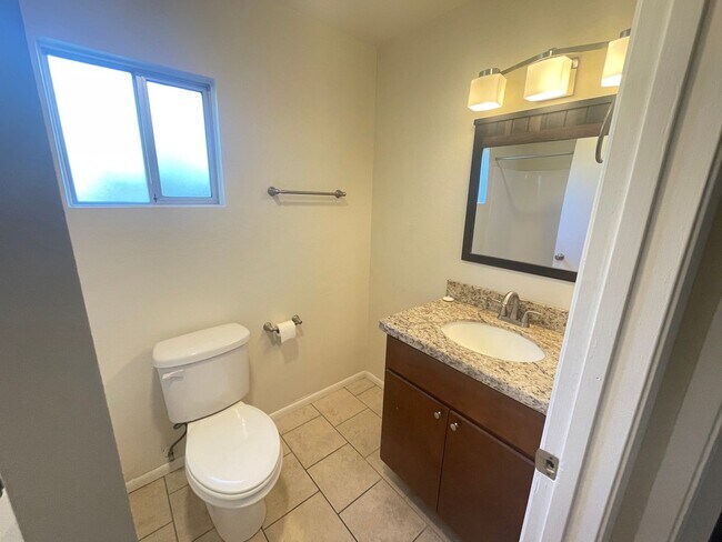 Building Photo - COMMUNITY POOLS-3 Bedroom/2 Bath in Dobson Ranch