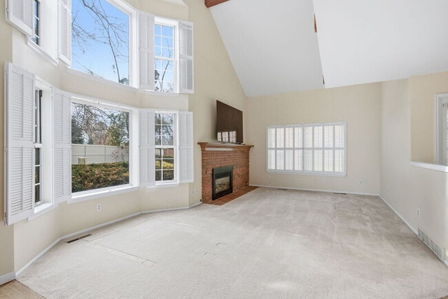 Building Photo - 6170 E Briarwood Cir