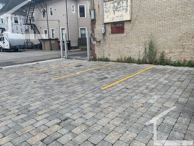 Building Photo - Discounted Fee!  Luxury Studio Near BU & T...