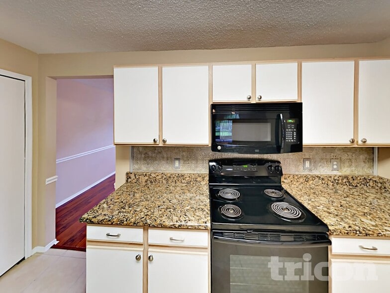 Building Photo - 1078 Woodson Hammock Cir