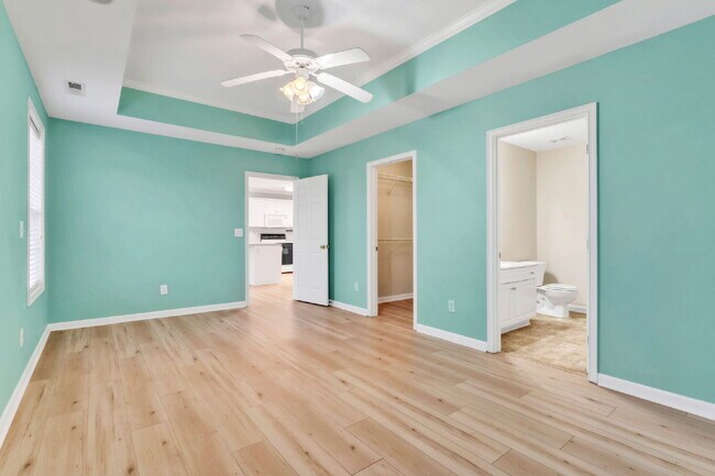 Building Photo - Spacious 3BR, 2BA Townhome with 2-Car Garage & Fireplace $1850/mo rent***