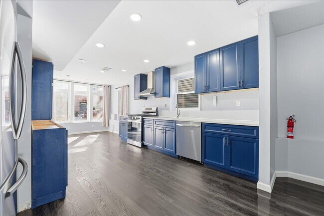 Building Photo - 225 Freeman Ave