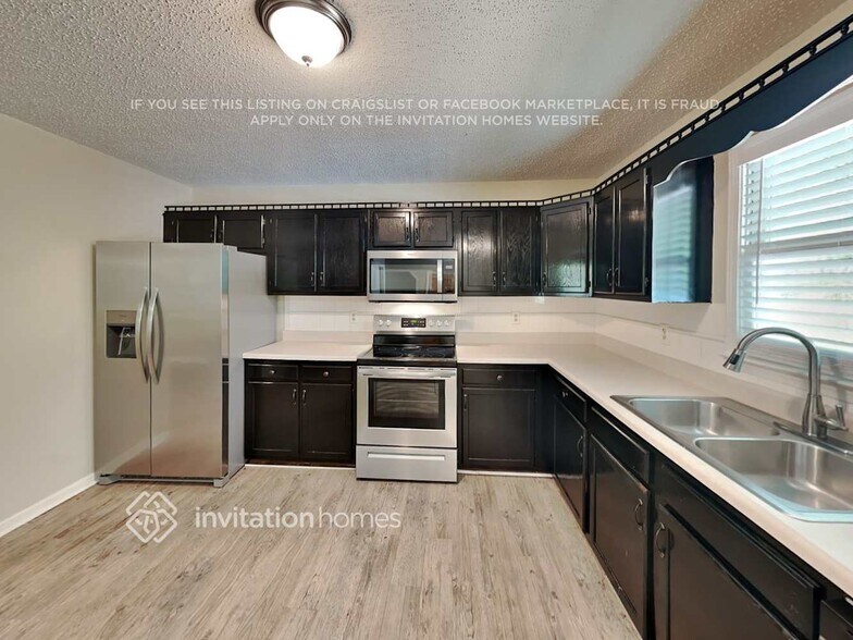 Building Photo - 203 Dene Dr