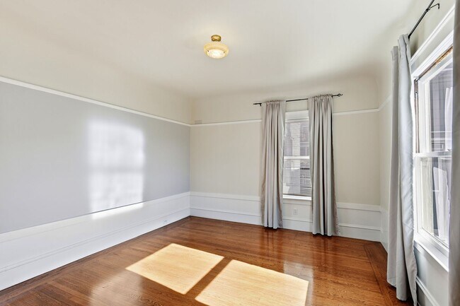 Building Photo - 380 29th St