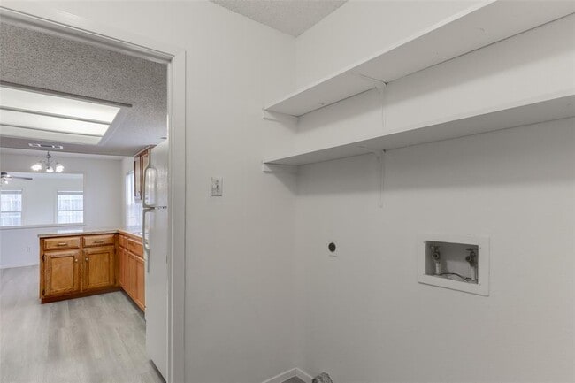 Building Photo - 10401 Wagon Gap Dr