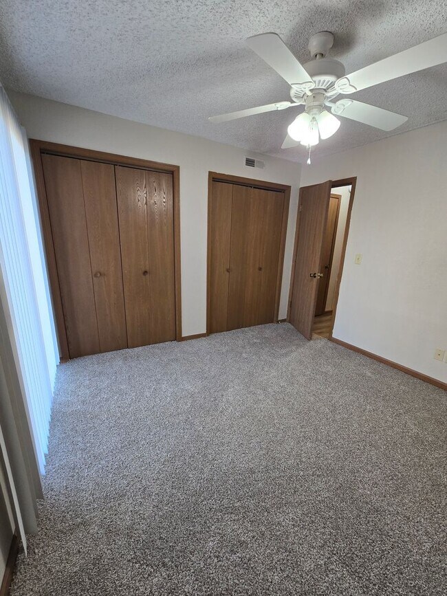 Building Photo - 1 Bedroom 1 Bathroom Apartment in the heart of Osage Beach!!
