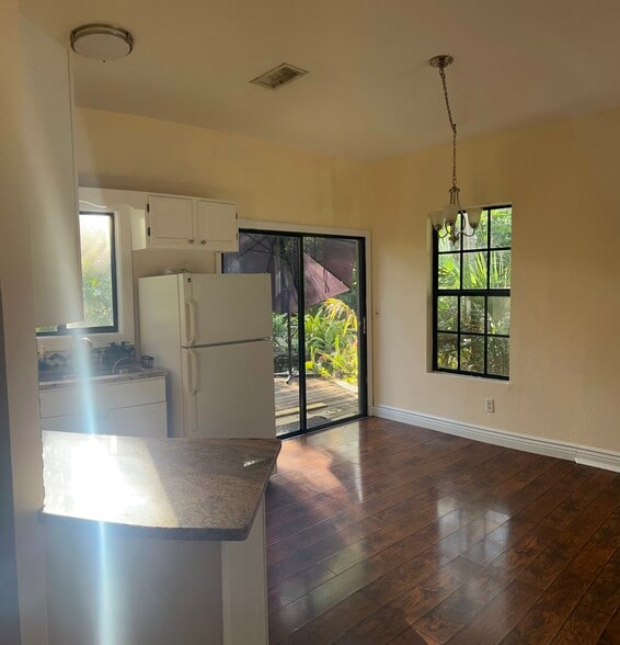 Building Photo - 4911 Tallowood Way