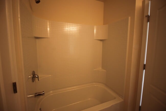 Building Photo - 9595 Star Dr