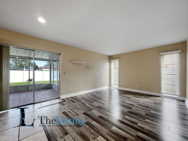 Building Photo - 11007 Summer Dr