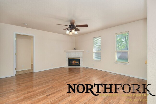 Building Photo - Welcome to a beautifully maintained home in one of Eagle’s most desirable neighborhoods